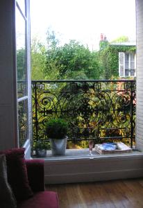 The apartment is not directly overlooked