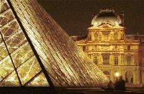 Mus�e du Louvre & Pyramid