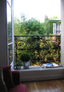 The apartment is not directly overlooked